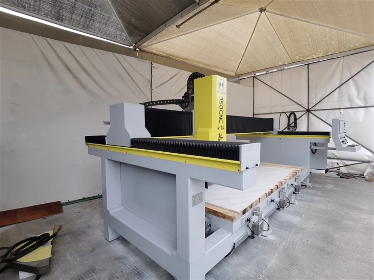 Quartz Stone Cutting Machine