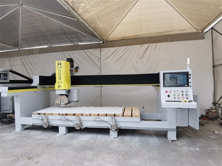 Quartz Stone Cutting Machine